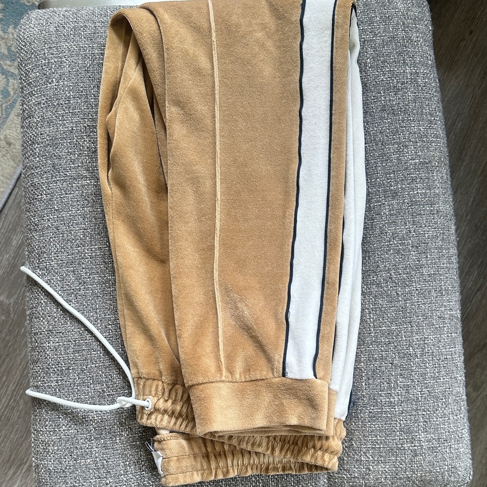 REISS x CHÉ Corso Velour Joggers - Camel/Gold with White Side Stripe (XL)